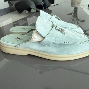 Loro Piano Tiffany Color Women Open Summer Walk